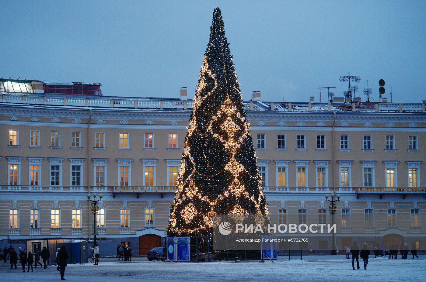 Главная новогодняя елка в Санкт-Петербурге
