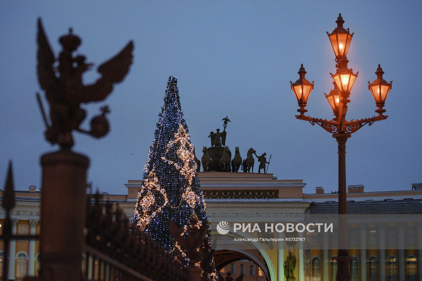 Главная новогодняя елка в Санкт-Петербурге