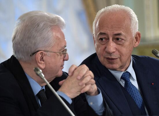 Рабочая поездка президента РФ В. Путина в Санкт-Петербург