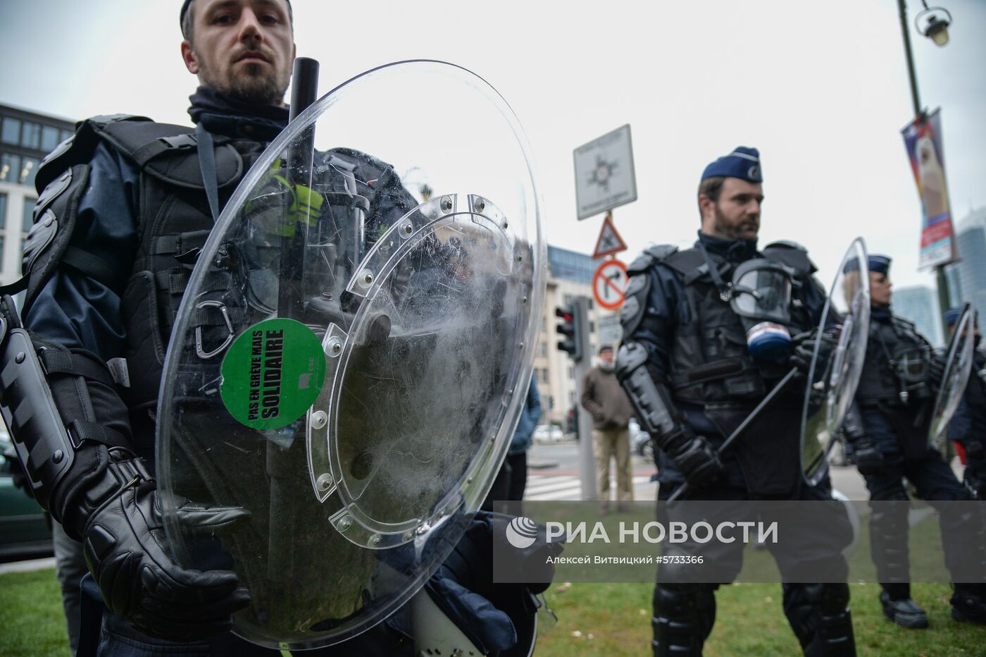 Акция протеста автомобилистов "жёлтые жилеты" в Брюсселе