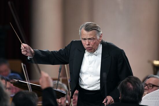 Рабочая поездка президента РФ В. Путина в Санкт-Петербург