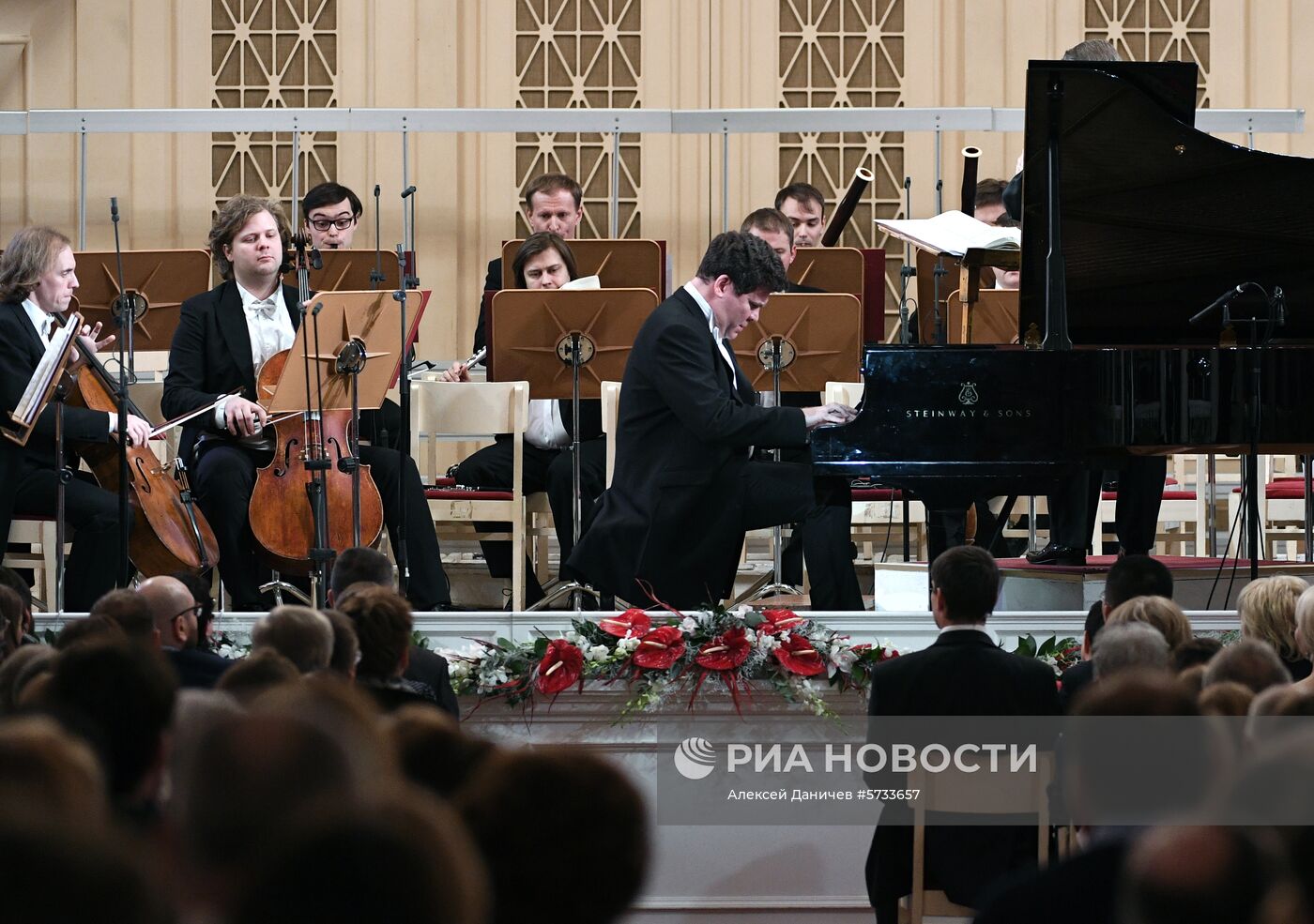 Рабочая поездка президента РФ В. Путина в Санкт-Петербург