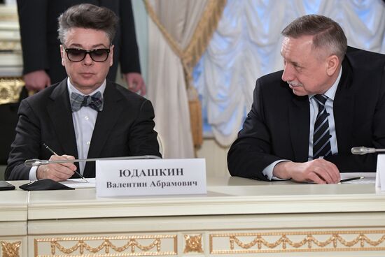 Рабочая поездка президента РФ В. Путина в Санкт-Петербург