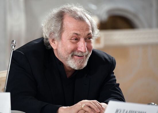 Рабочая поездка президента РФ В. Путина в Санкт-Петербург