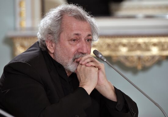 Рабочая поездка президента РФ В. Путина в Санкт-Петербург