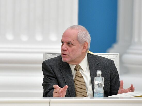 Совет при президенте РФ по реализации государственной политики в сфере защиты семьи и детей