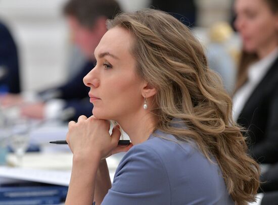 Совет при президенте РФ по реализации государственной политики в сфере защиты семьи и детей