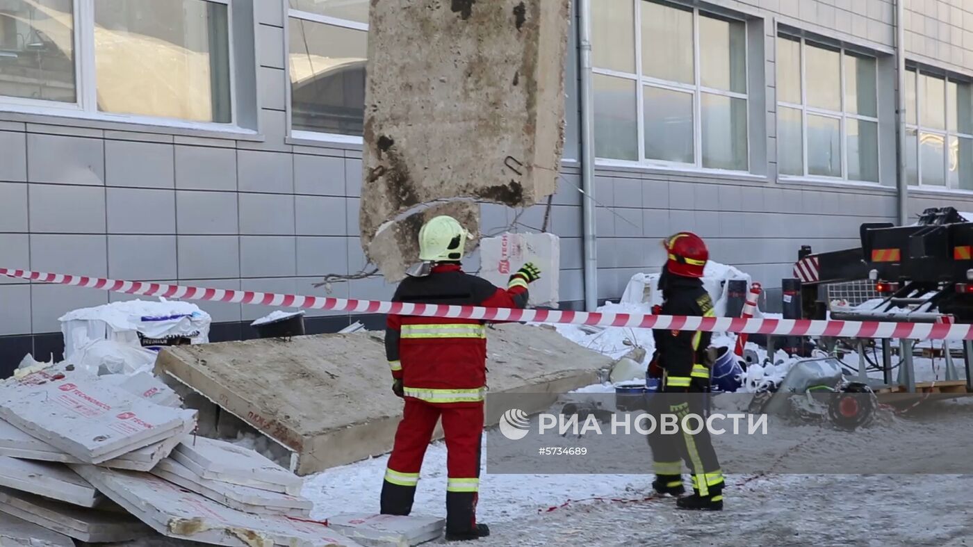 Кровля производственного здания обрушилась в Дзержинском