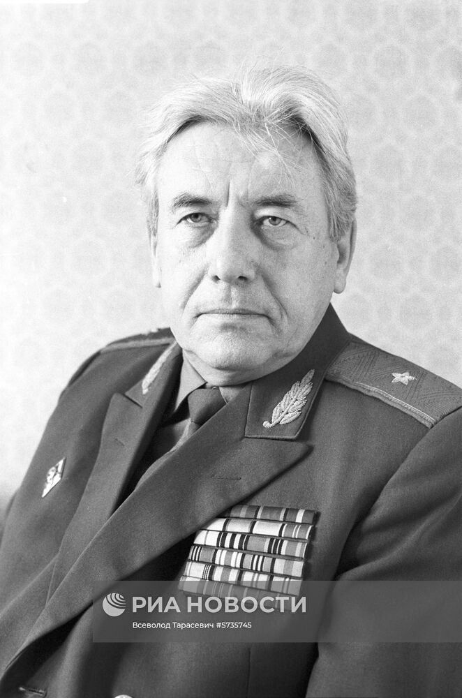 Генерал-майор Б.Т.Суриков