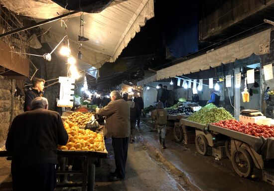 Ночной рынок в Алеппо