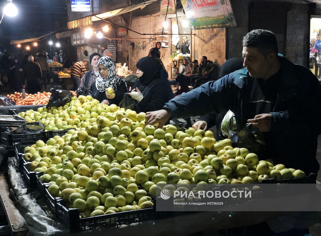 Ночной рынок в Алеппо