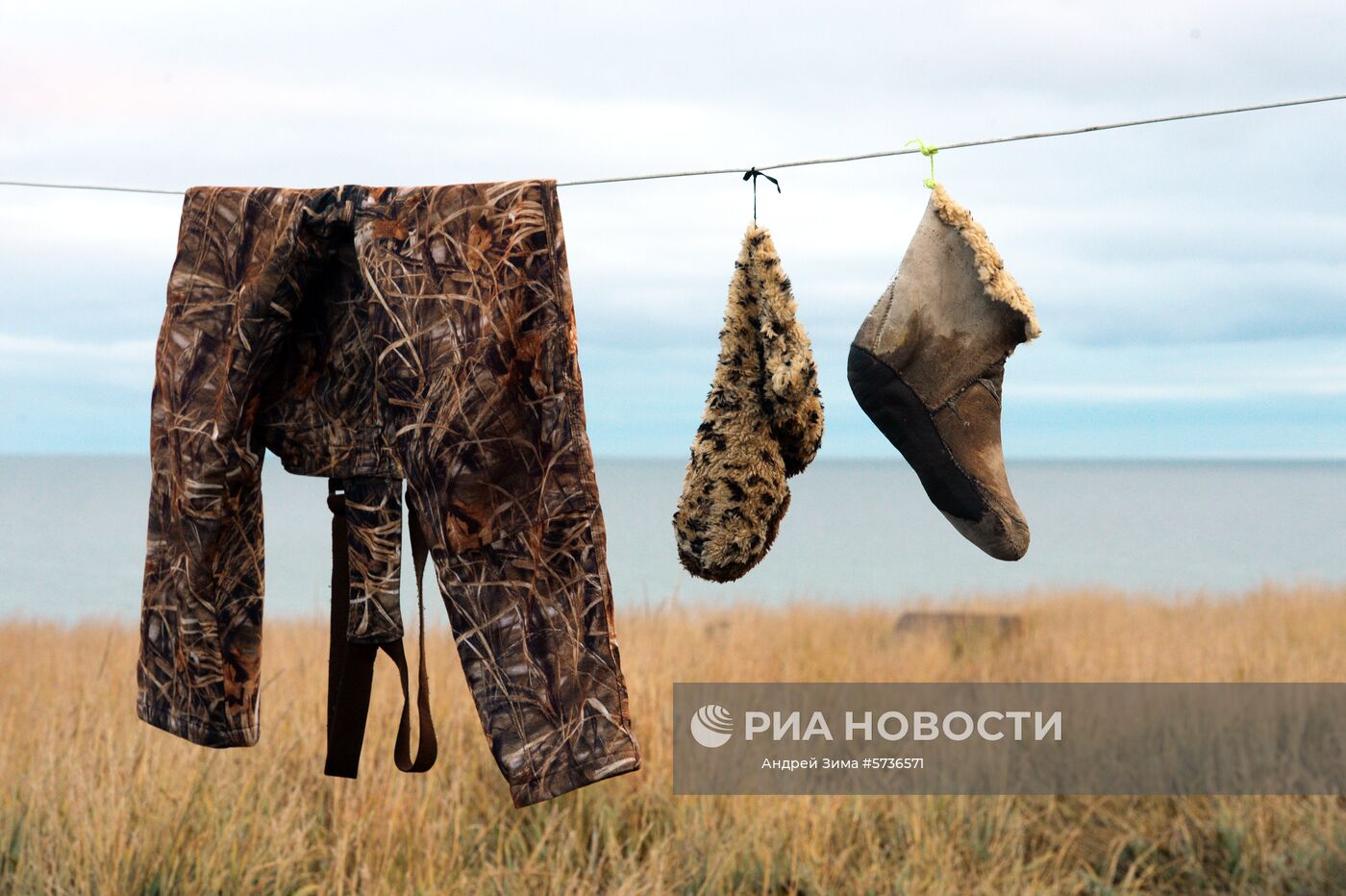 Вещи сушатся на веревке на побережье Берингова моря. Место: Россия, Чукотский автономный округ. Автор: Андрей Зима/РИА Новости. Охота на моржей на Чукотке