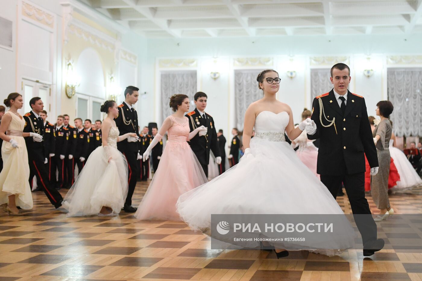 Новогодний кадетский бал Росгвардии в Доме Пашкова