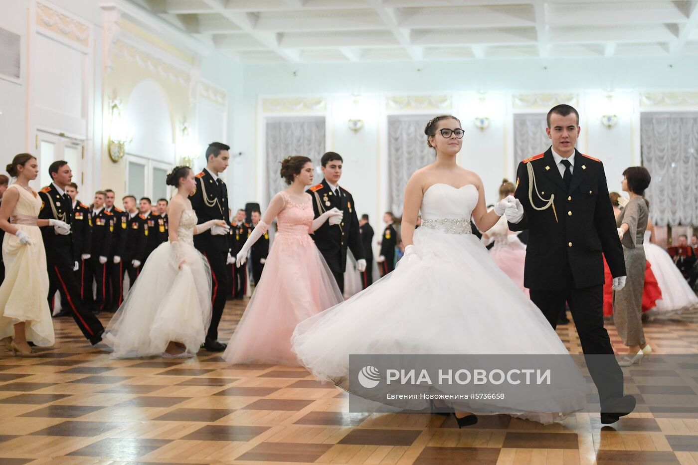 Новогодний кадетский бал Росгвардии в Доме Пашкова