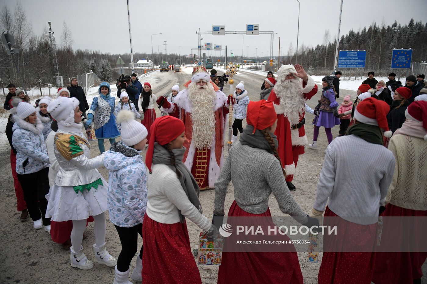 Встреча российского Деда Мороза и финского Йоулупукки