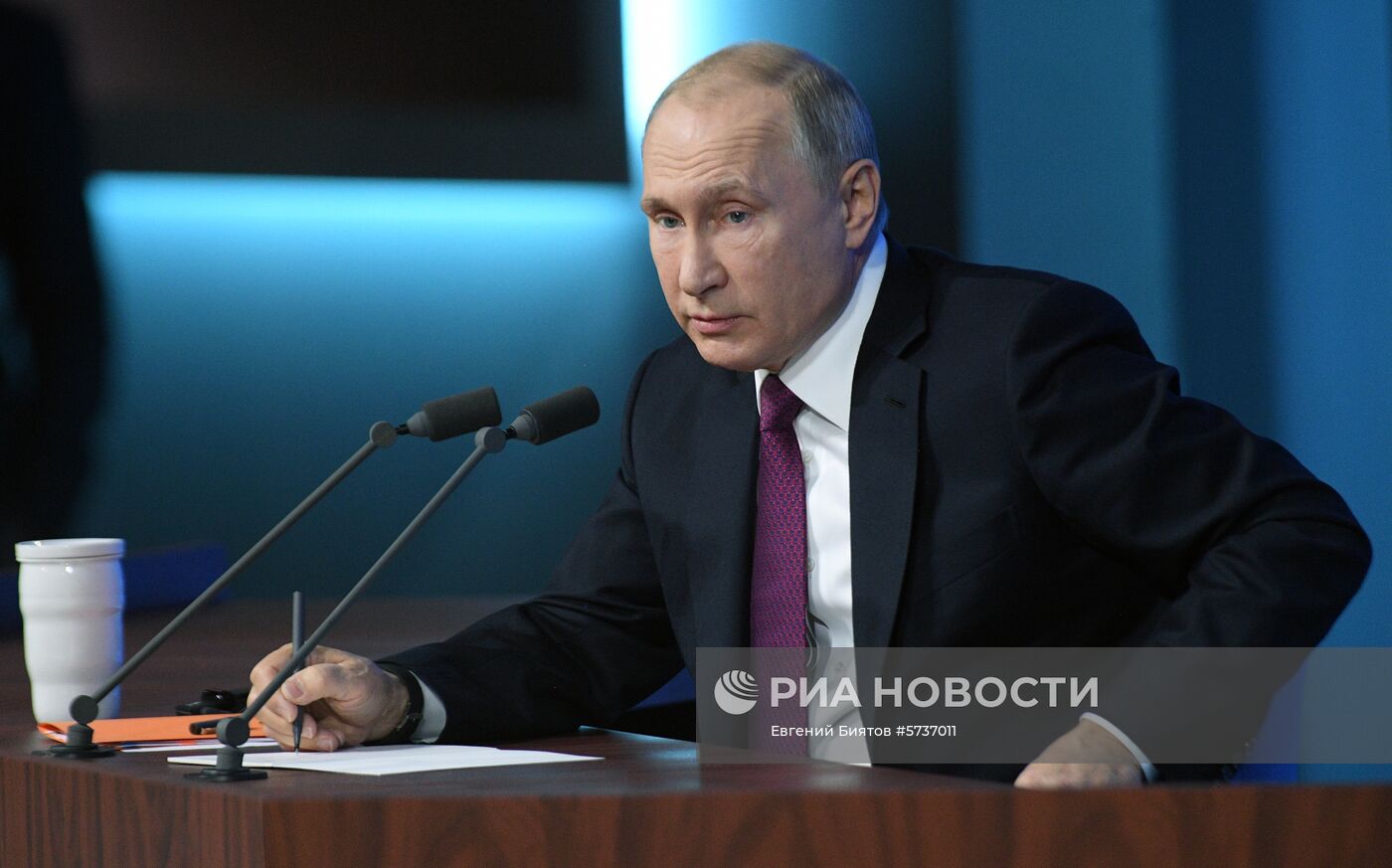 Ежегодная большая пресс-конференция президента РФ В. Путина