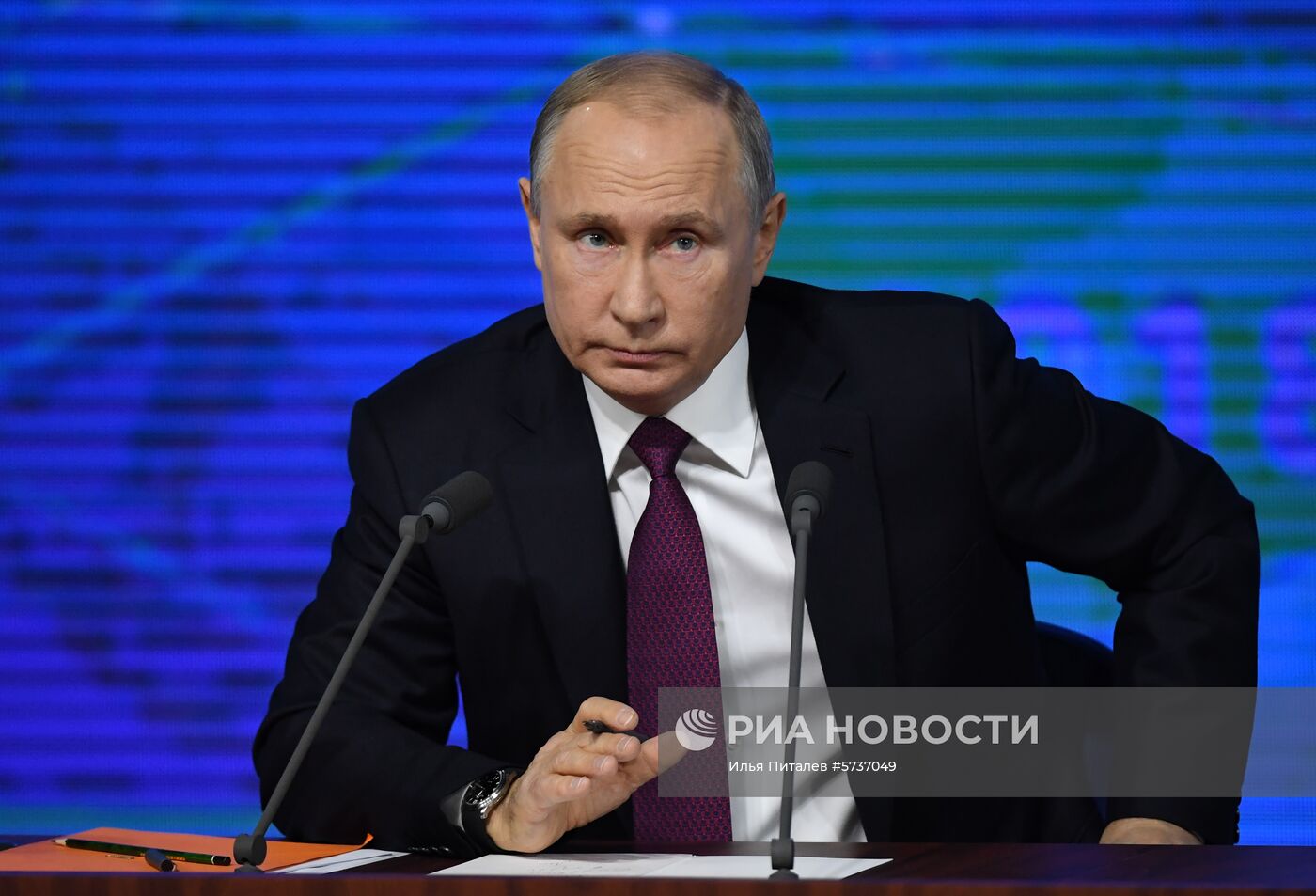 Ежегодная большая пресс-конференция президента РФ В. Путина