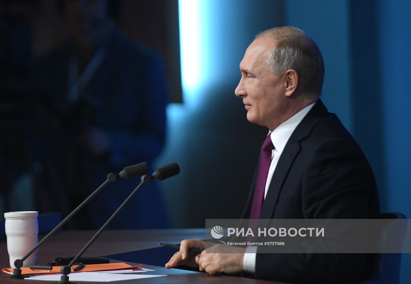 Ежегодная большая пресс-конференция президента РФ В. Путина