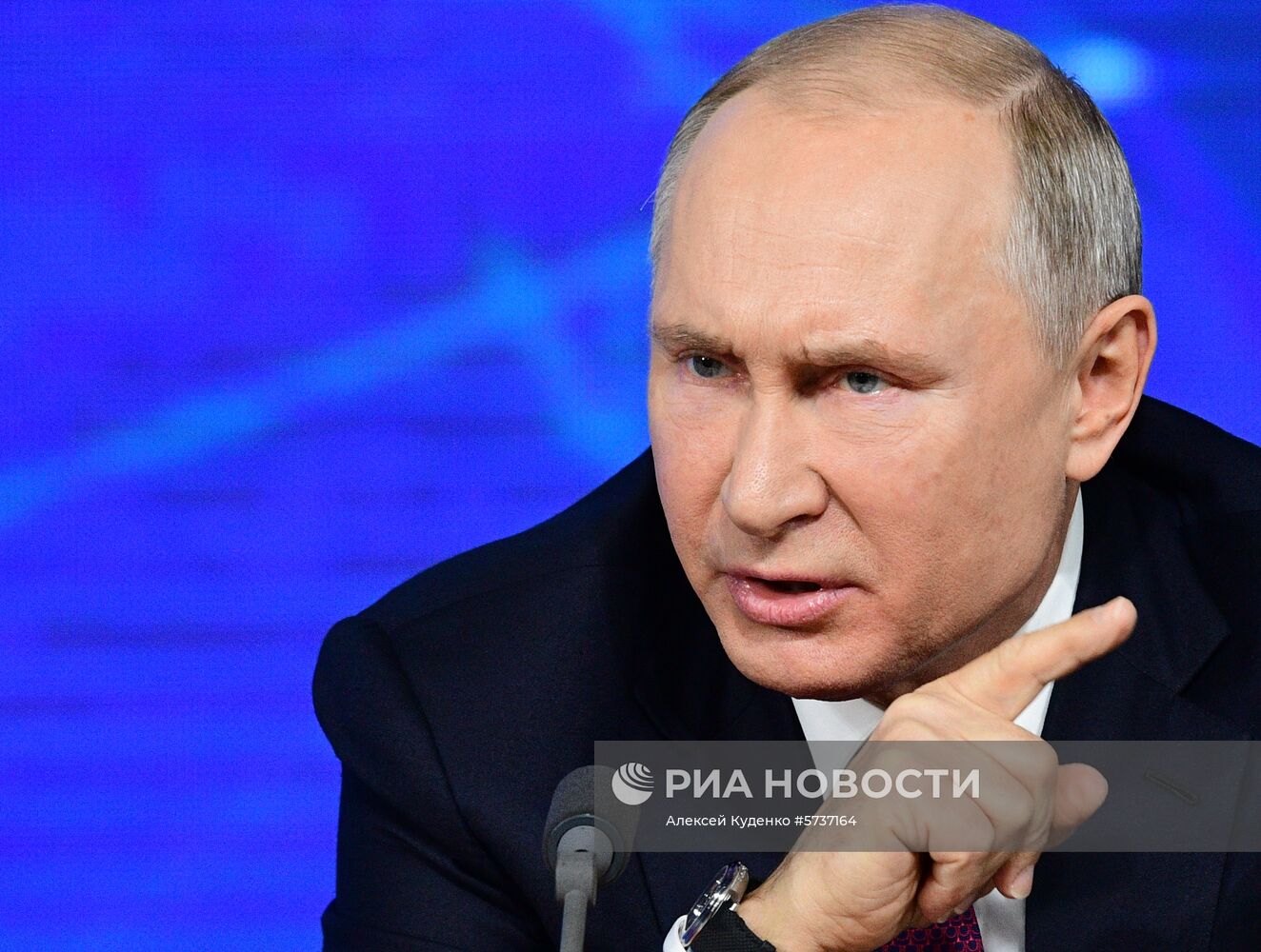 Ежегодная большая пресс-конференция президента РФ В. Путина