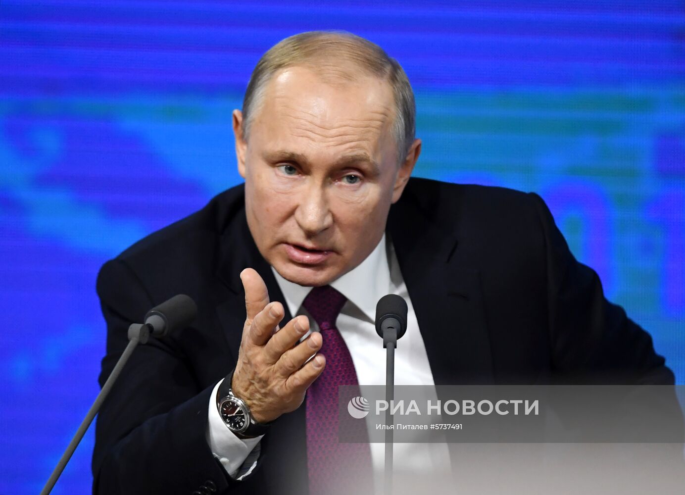 Ежегодная большая пресс-конференция президента РФ В. Путина