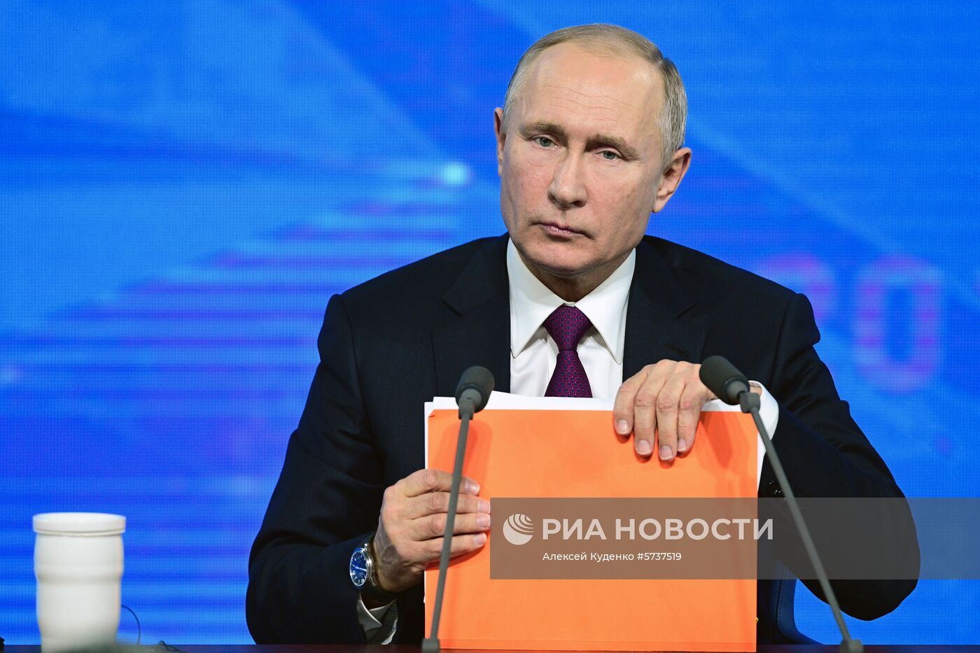 Ежегодная большая пресс-конференция президента РФ В. Путина