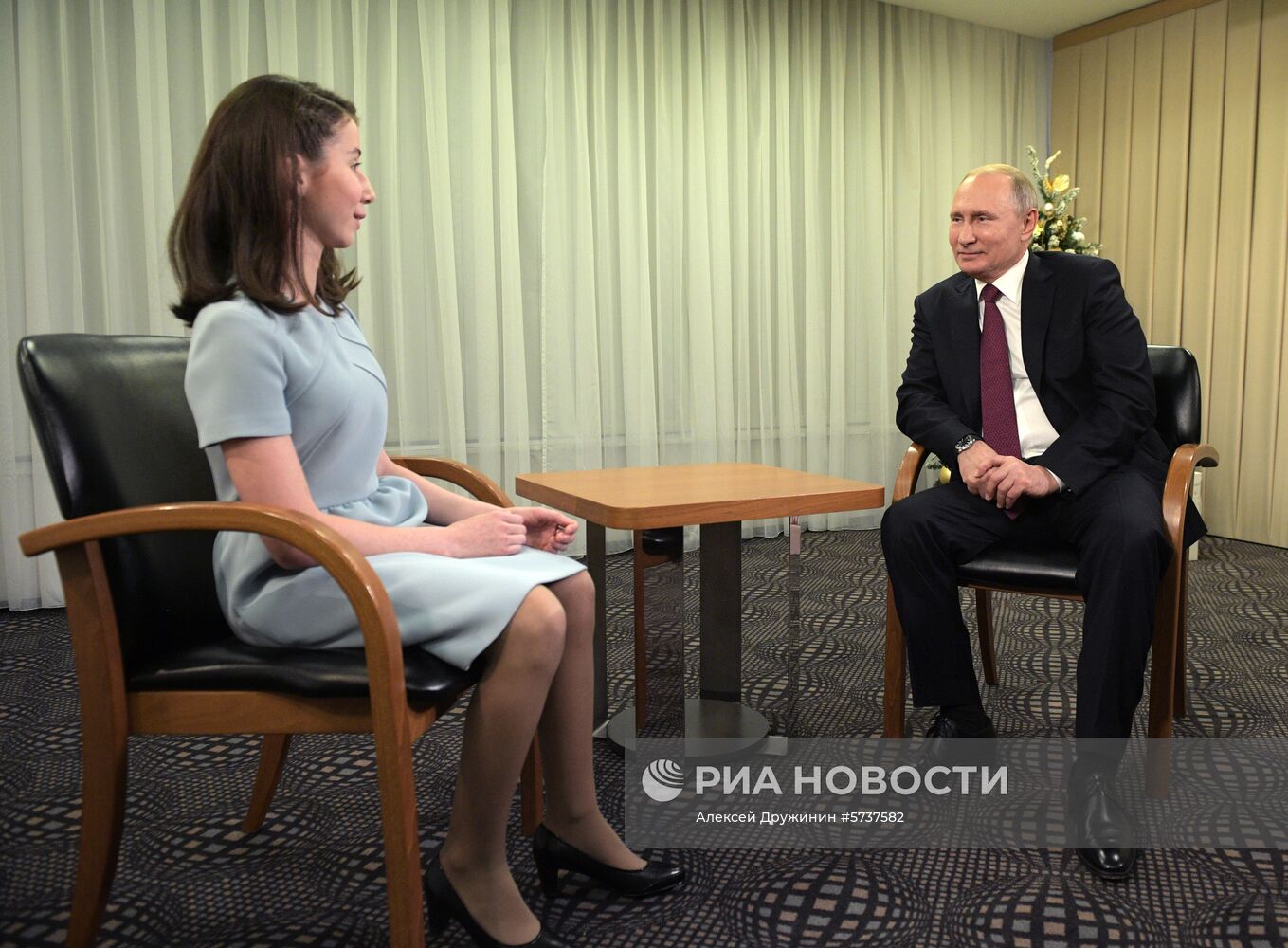 Президент РФ В. Путин после пресс-конференции дал интервью Регине Парпиевой