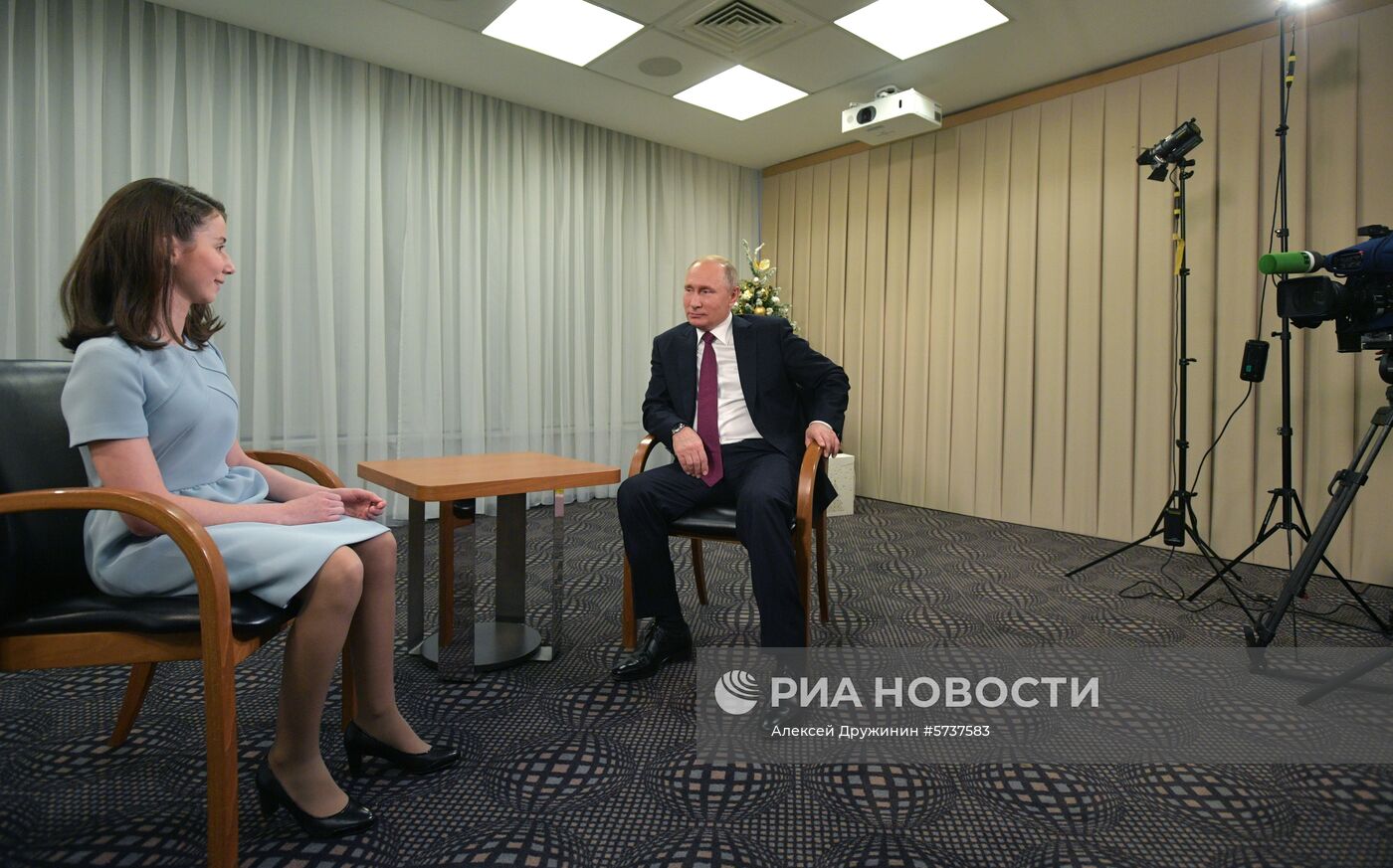 Президент РФ В. Путин после пресс-конференции дал интервью Регине Парпиевой