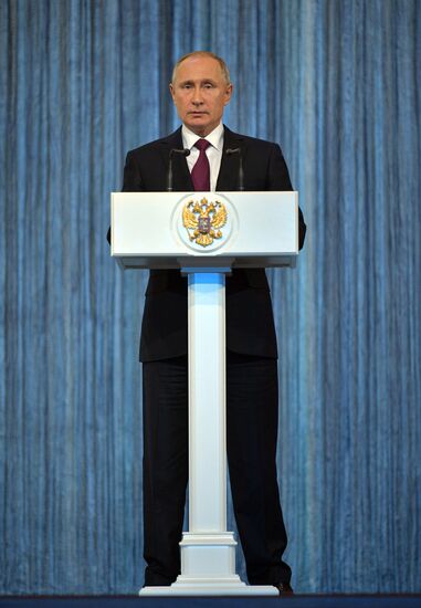 Президент РФ В. Путин на торжественном вечере по случаю Дня работника органов безопасности