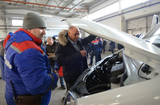 Вручение автомобилей скорой медицинской помощи учреждениям здравоохранения Свердловской области