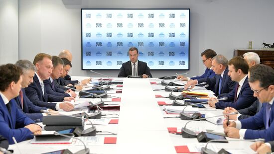  Премьер-министр РФ Д. Медведев провел заседание Наблюдательного совета государственной корпорации развития "ВЭБ.РФ"