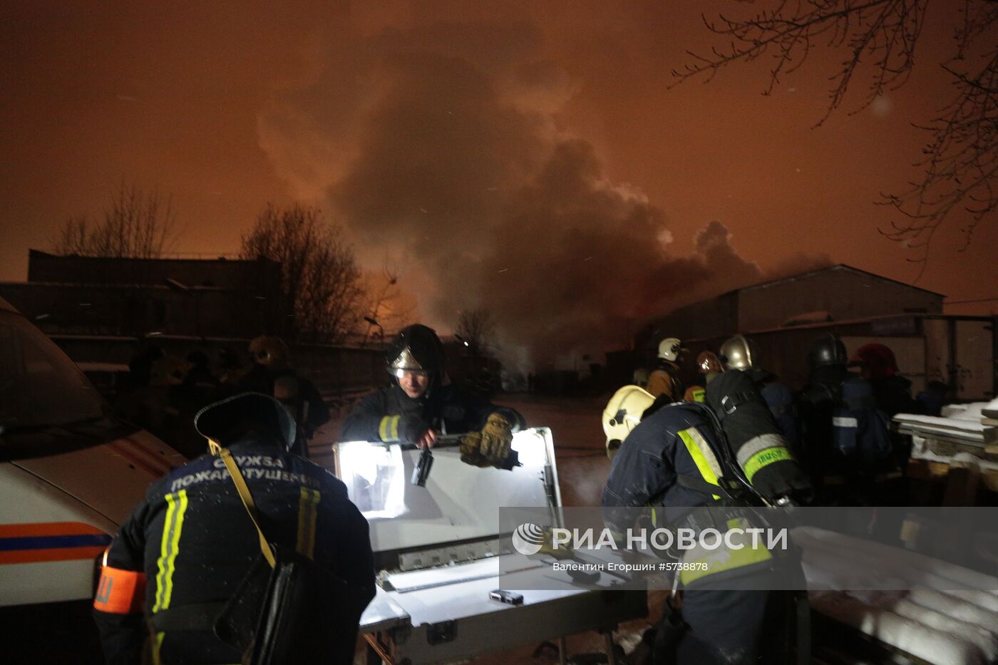 Пожар на складе пиротехники в центре Санкт-Петербурга