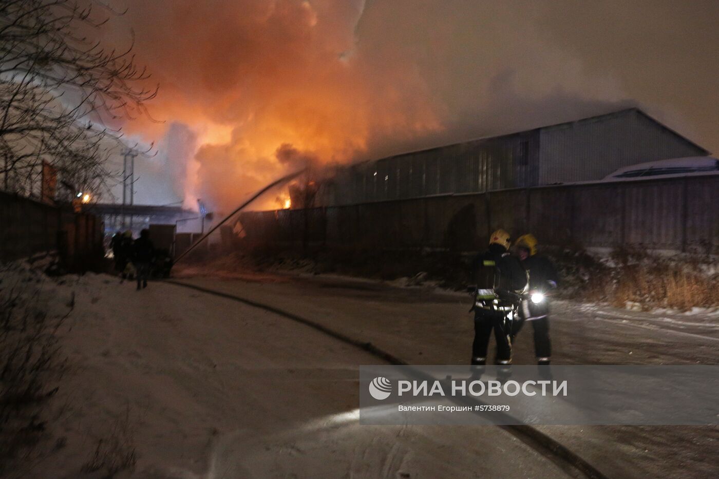 Пожар на складе пиротехники в центре Санкт-Петербурга