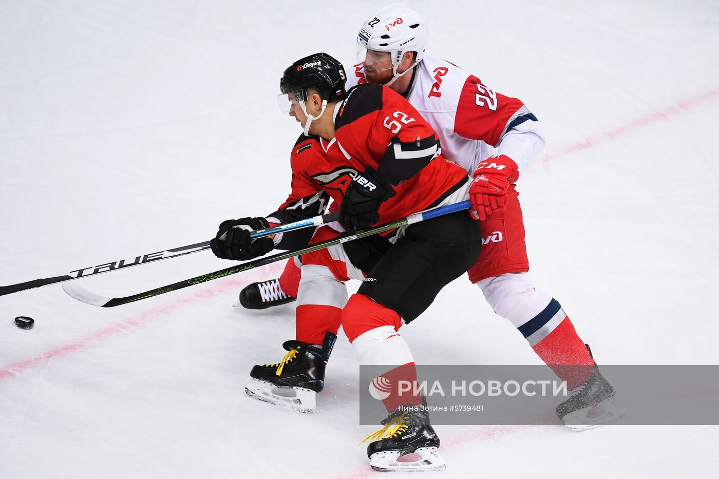 Хоккей. КХЛ. Матч "Авангард" - "Локомотив"