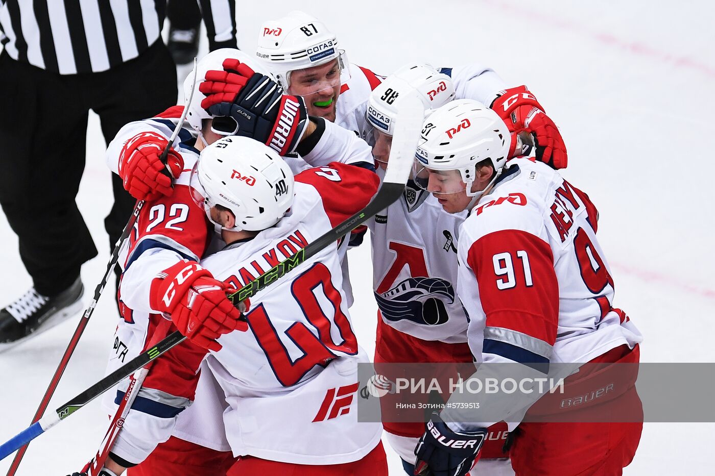 Хоккей. КХЛ. Матч "Авангард" - "Локомотив"