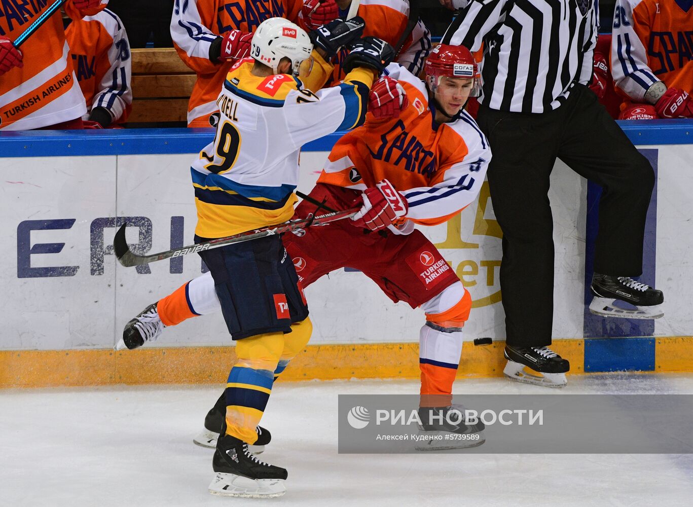 Хоккей. КХЛ. Матч "Спартак" - "Сочи"
