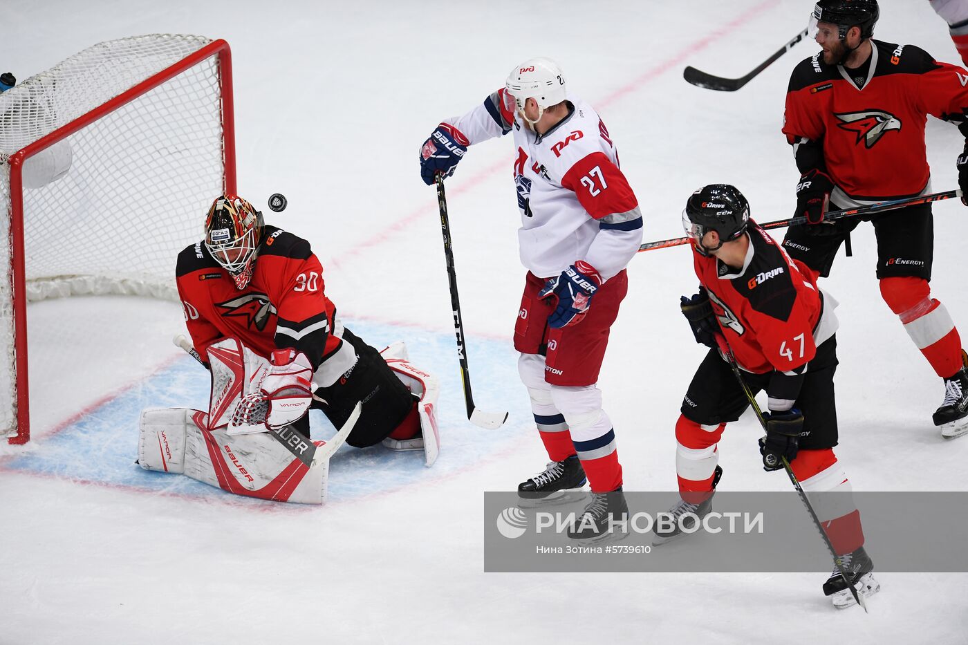 Хоккей. КХЛ. Матч "Авангард" - "Локомотив"