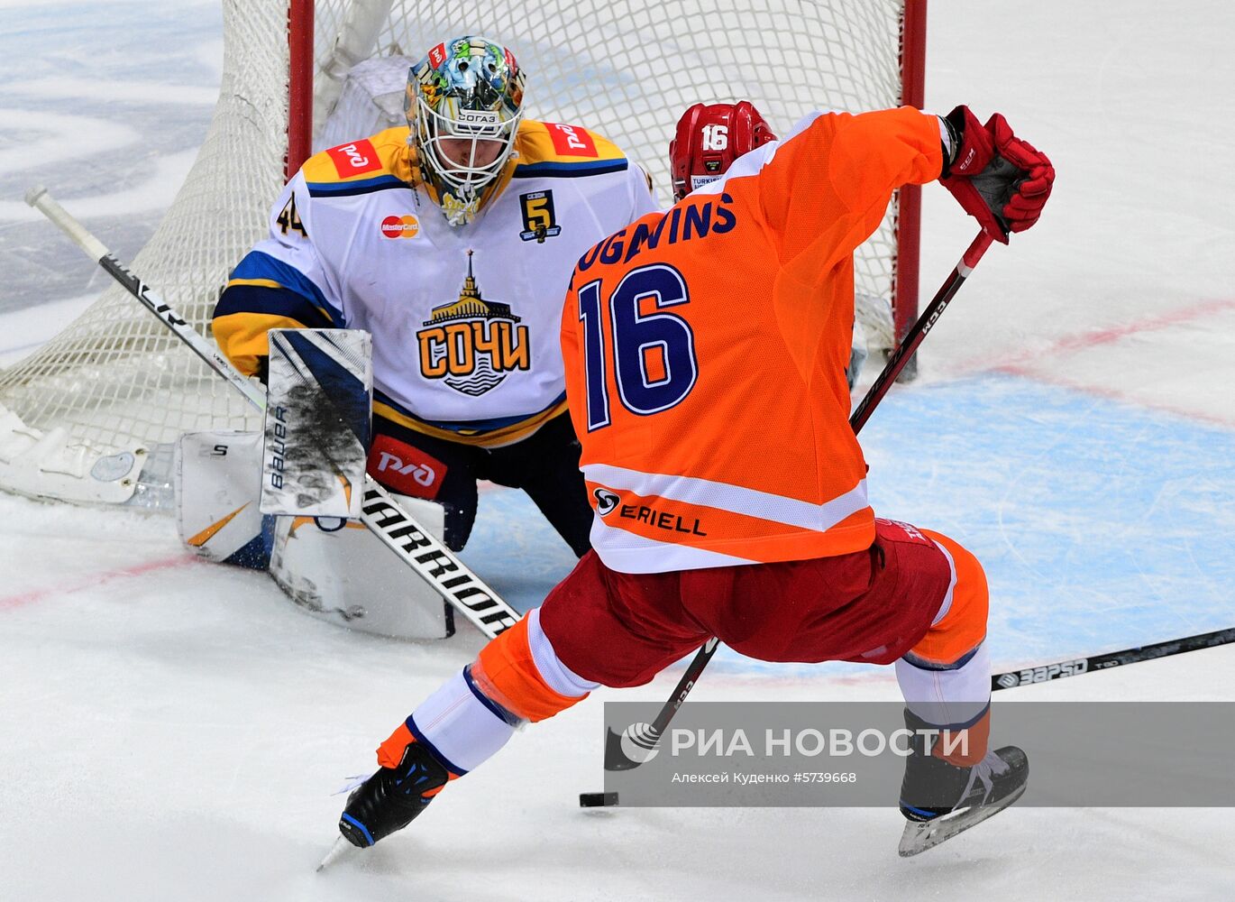 Хоккей. КХЛ. Матч "Спартак" - "Сочи"