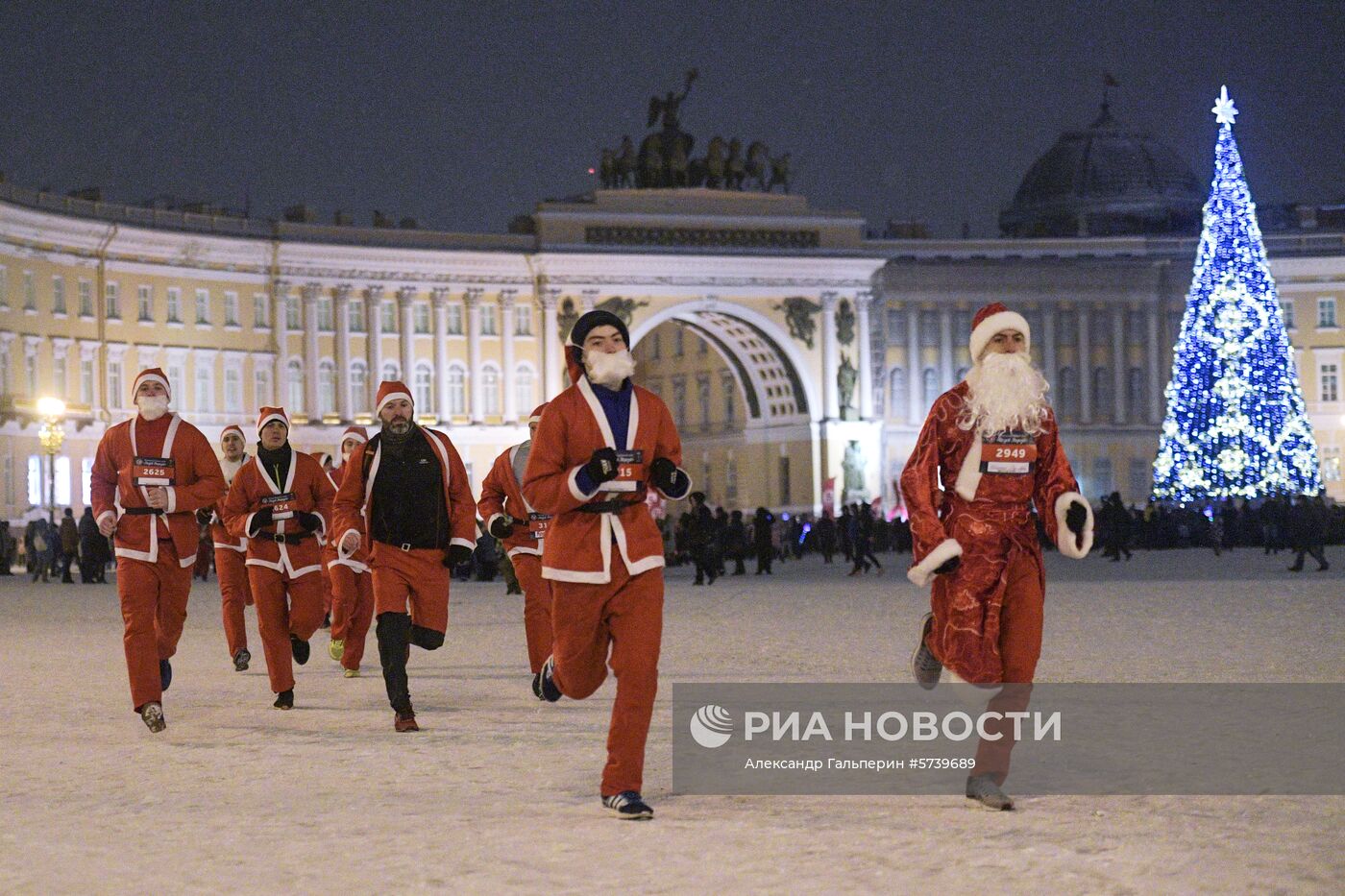 Забег Дедов Морозов в Санкт-Петербурге