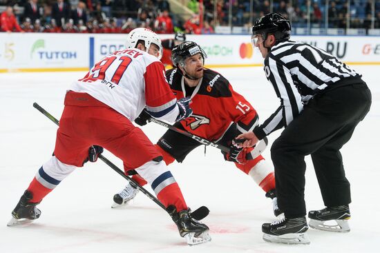 Хоккей. КХЛ. Матч "Авангард" - "Локомотив"