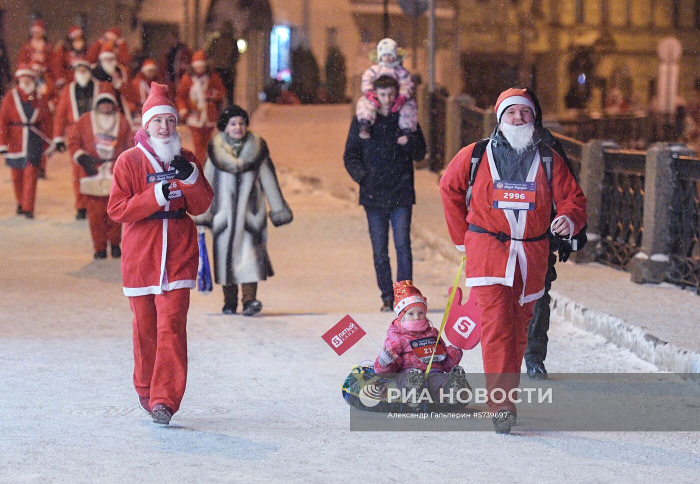 Забег Дедов Морозов в Санкт-Петербурге
