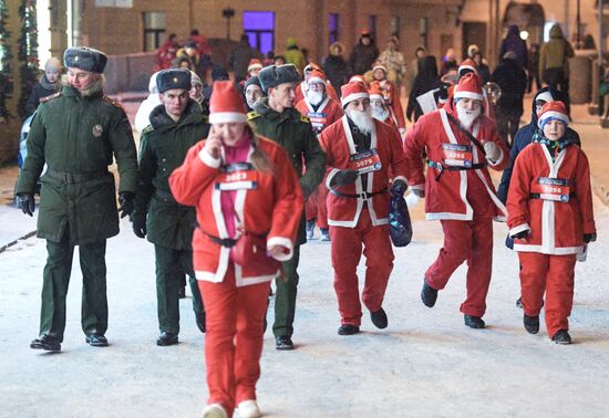 Забег Дедов Морозов в Санкт-Петербурге 