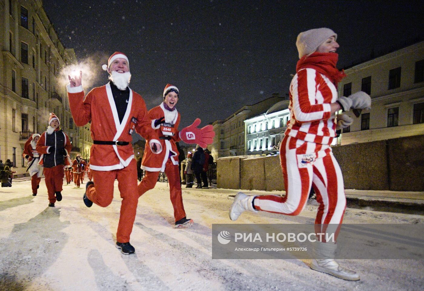 Забег Дедов Морозов в Санкт-Петербурге