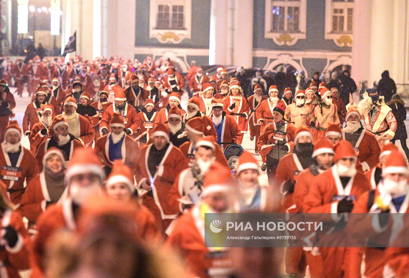 Забег Дедов Морозов в Санкт-Петербурге 