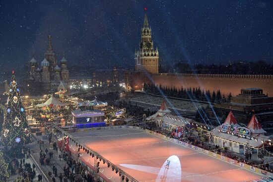 ГУМ-каток на Красной площади в Москве