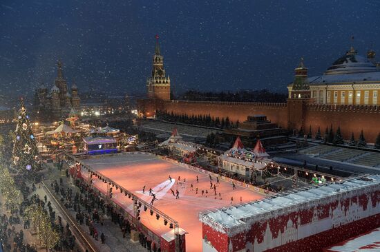 ГУМ-каток на Красной площади в Москве