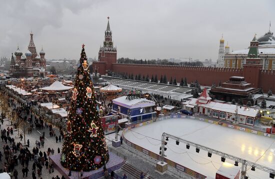 ГУМ-каток на Красной площади в Москве