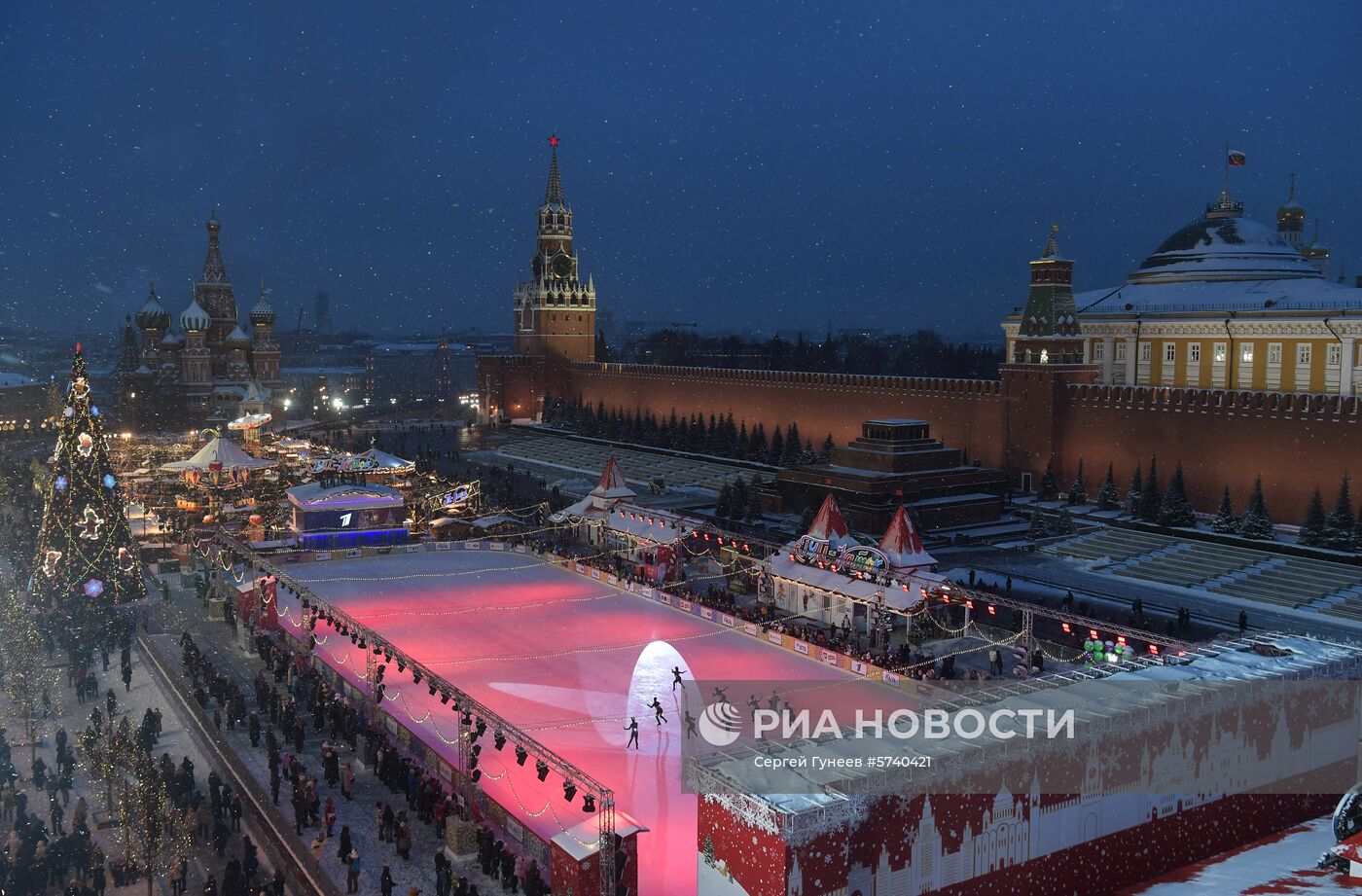 ГУМ-каток на Красной площади в Москве