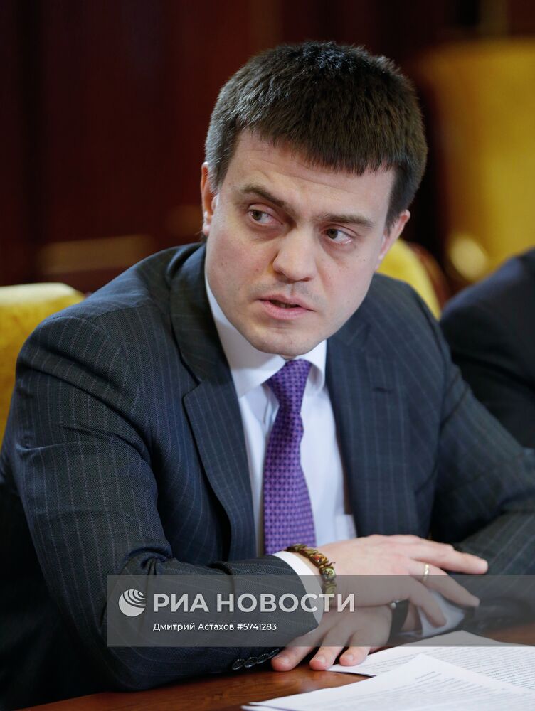 Премьер-министр РФ Д. Медведев провел заседание президиума Совета при президенте РФ