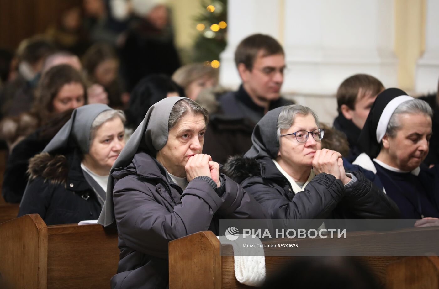 Празднование католического Рождества в Москве