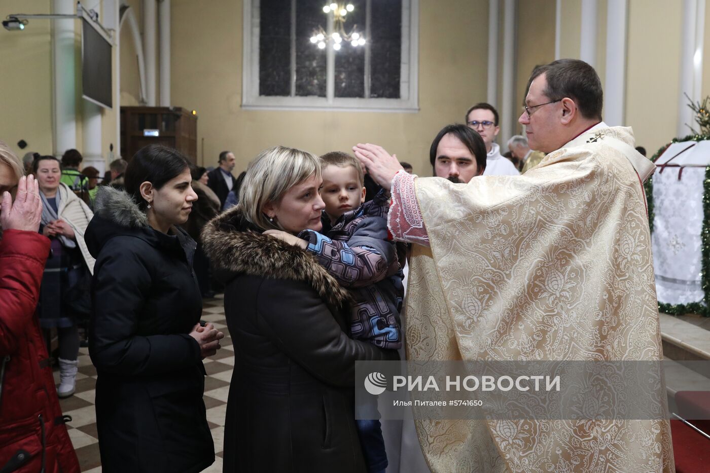 Празднование католического Рождества в Москве